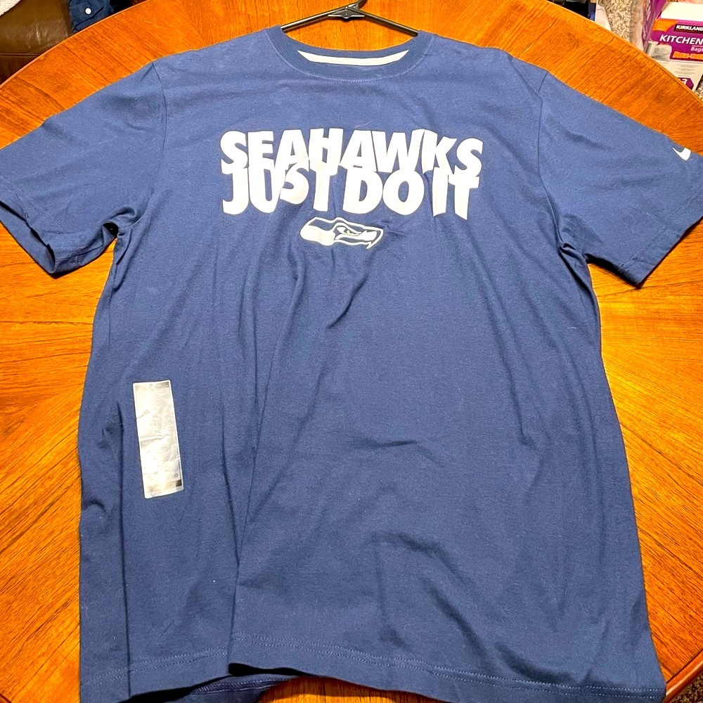 NIKE SEATTLE SEAHAWKS NAVY BLUE T-SHIRT MENS XL NWOT HANG TAG